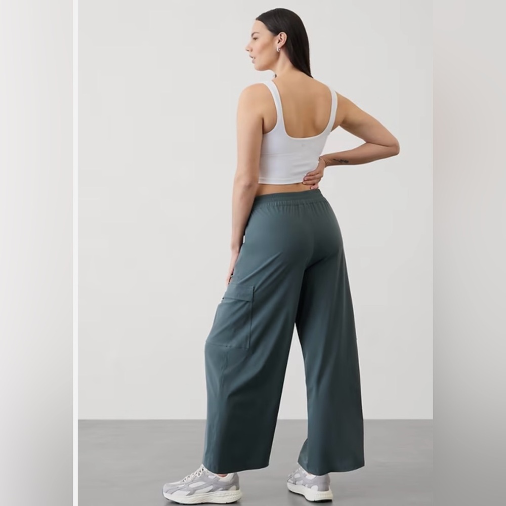 NWT-Athleta Eden Pinnacle Cargo Trouser, Size 2 - Picture 6 of 8